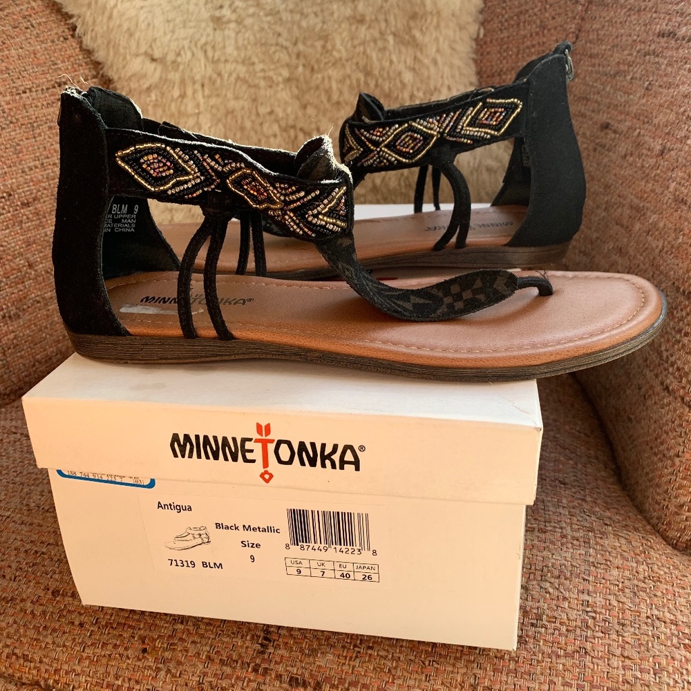 Minnetonka Antigua Black Gladiator Sandal Like New